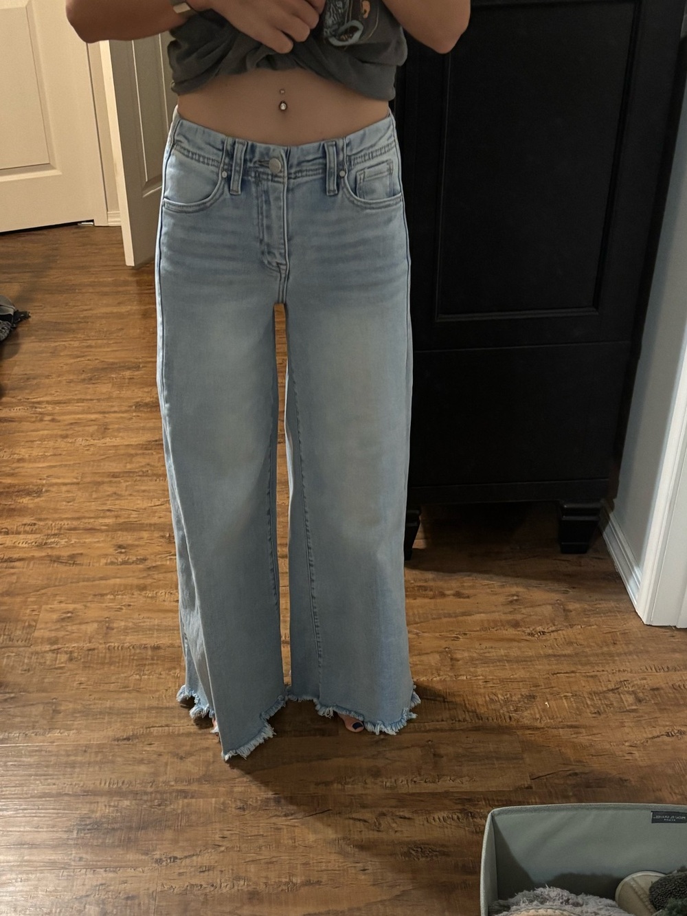 Risen High-Rise Light Blue Wide-Leg Jeans with Raw Hem